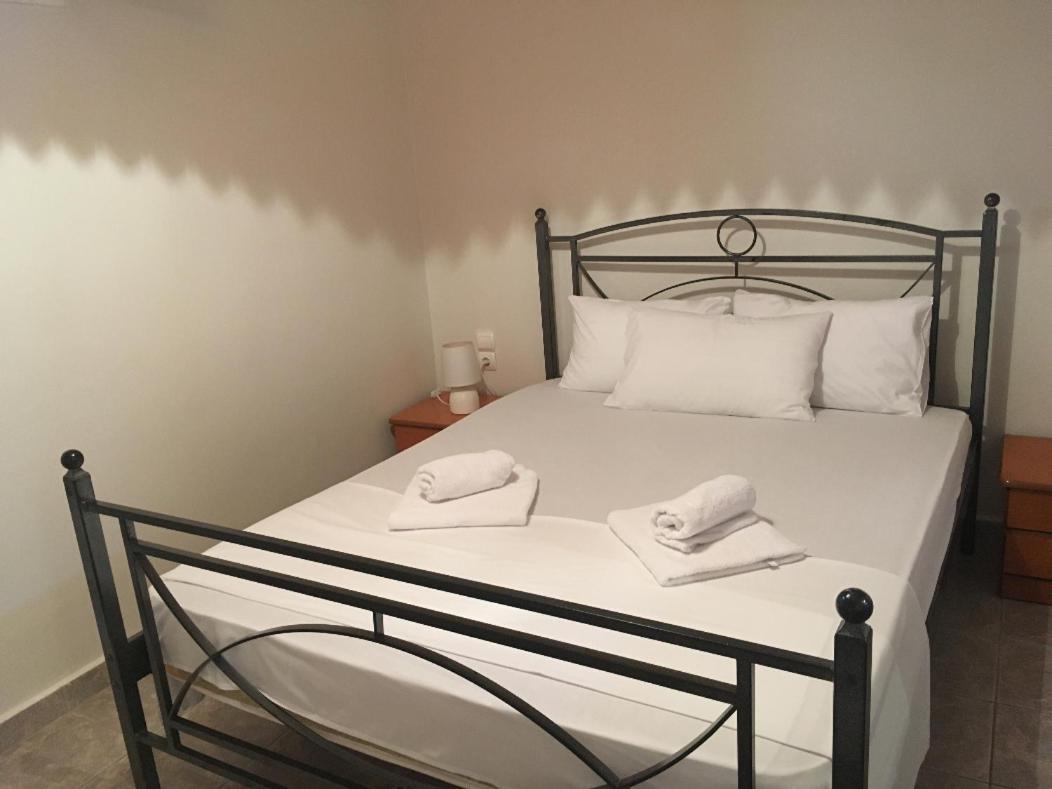 L'S Apartments Mavrovoúnion Екстериор снимка