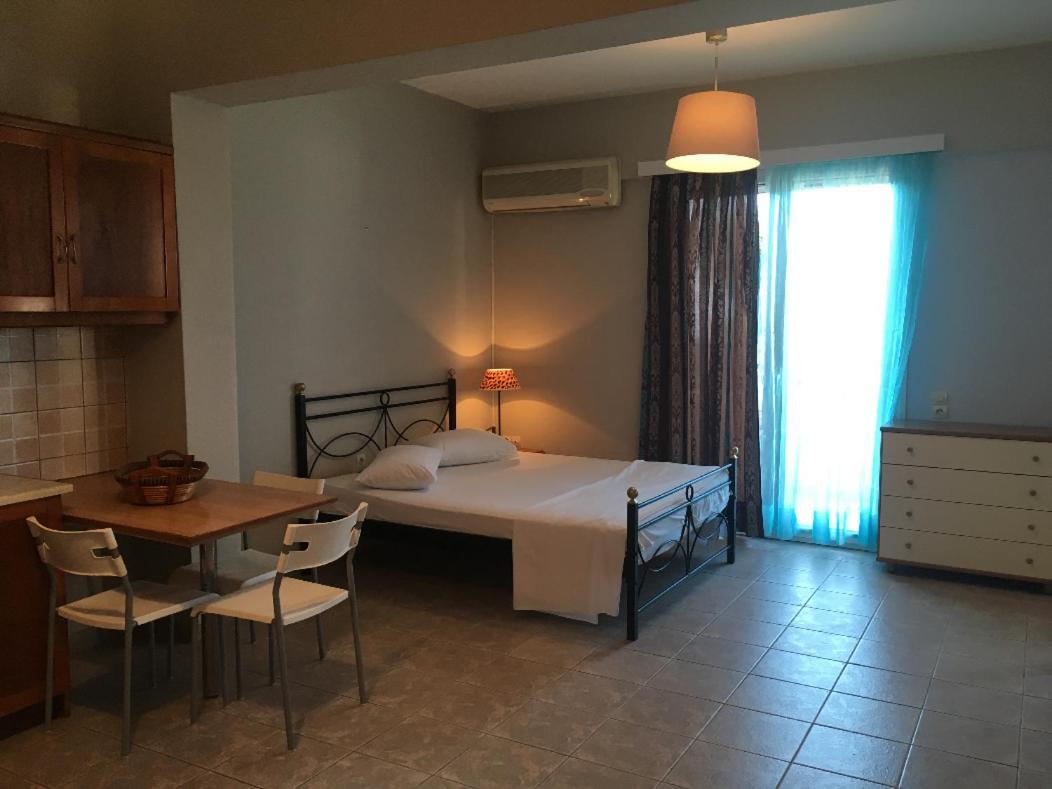 L'S Apartments Mavrovoúnion Екстериор снимка
