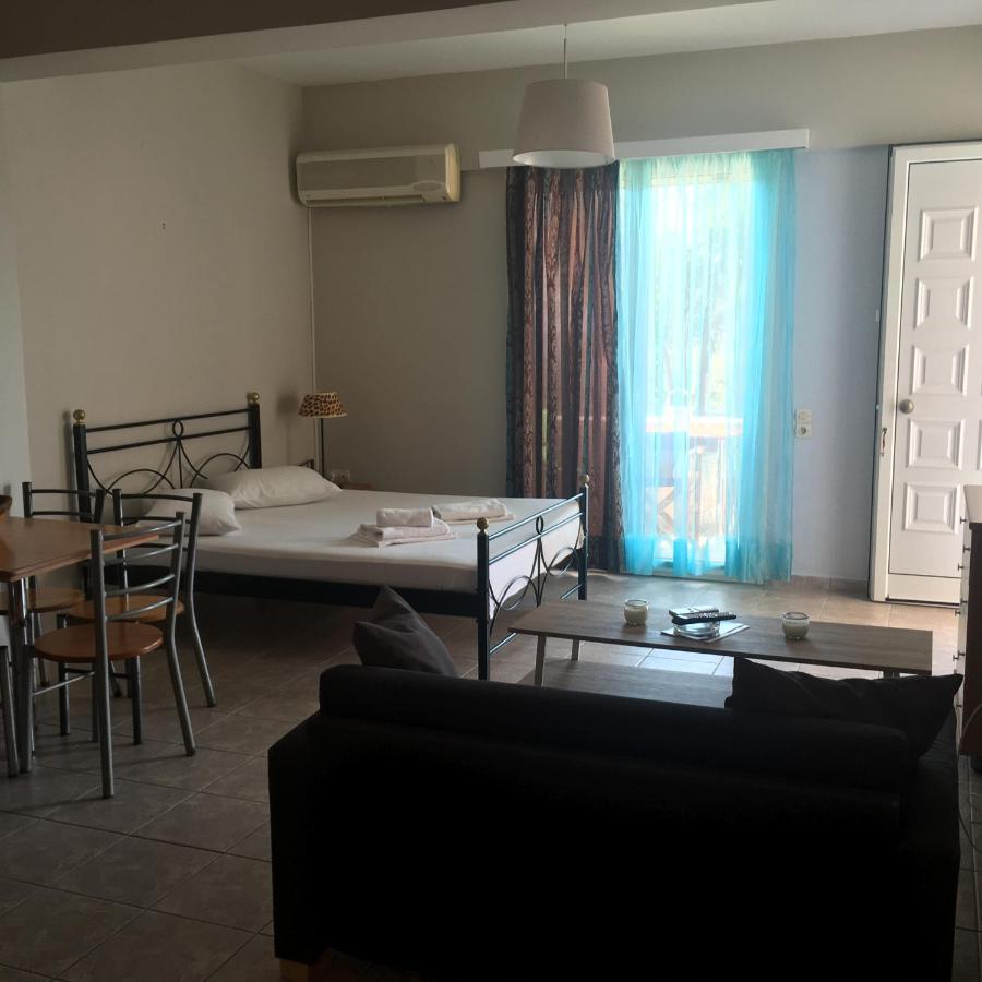 L'S Apartments Mavrovoúnion Екстериор снимка